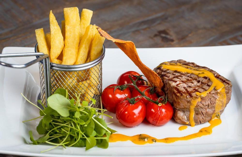Applegarth Villa Hotel & Restaurant (Adults Only) Windermere Bagian luar foto